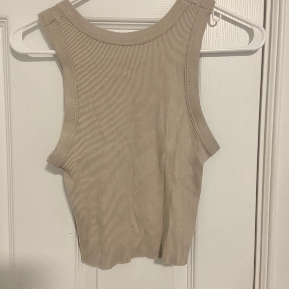 Brandy Melville Connor Tank Top - Picture 3 of 3